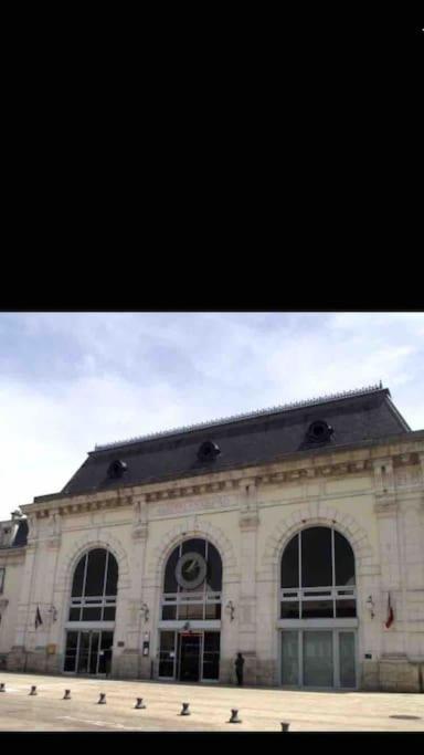 אוקזר Bel Appart Au Bord De L'Eau Proche Gare Avec Wifi מראה חיצוני תמונה