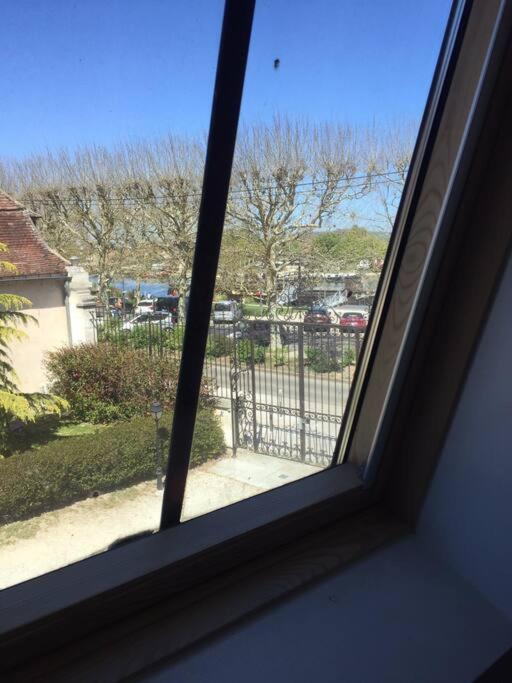 אוקזר Bel Appart Au Bord De L'Eau Proche Gare Avec Wifi מראה חיצוני תמונה